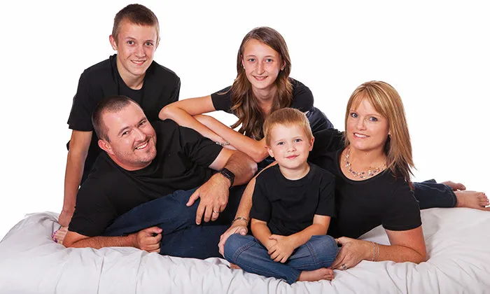 30-Minute Studio Photoshoot incl Images and 50% off a Personalised Photobook with Lisa Olivier Photography
