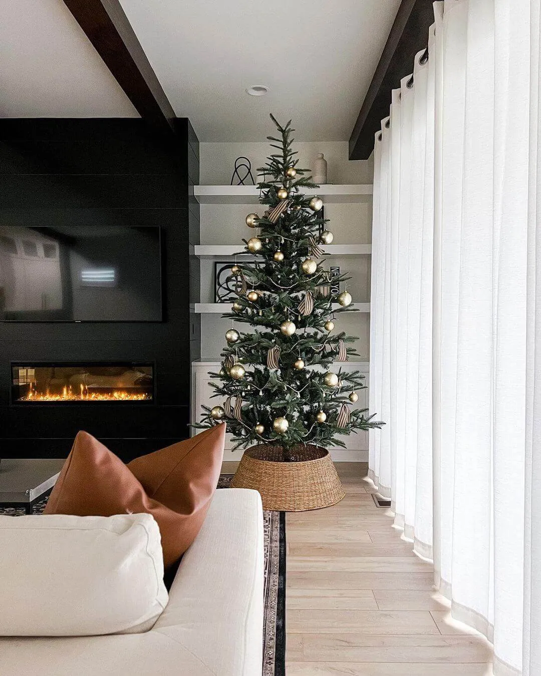 8' King Noble Fir Tree Unlit - OPEN BOX - FINAL SALE