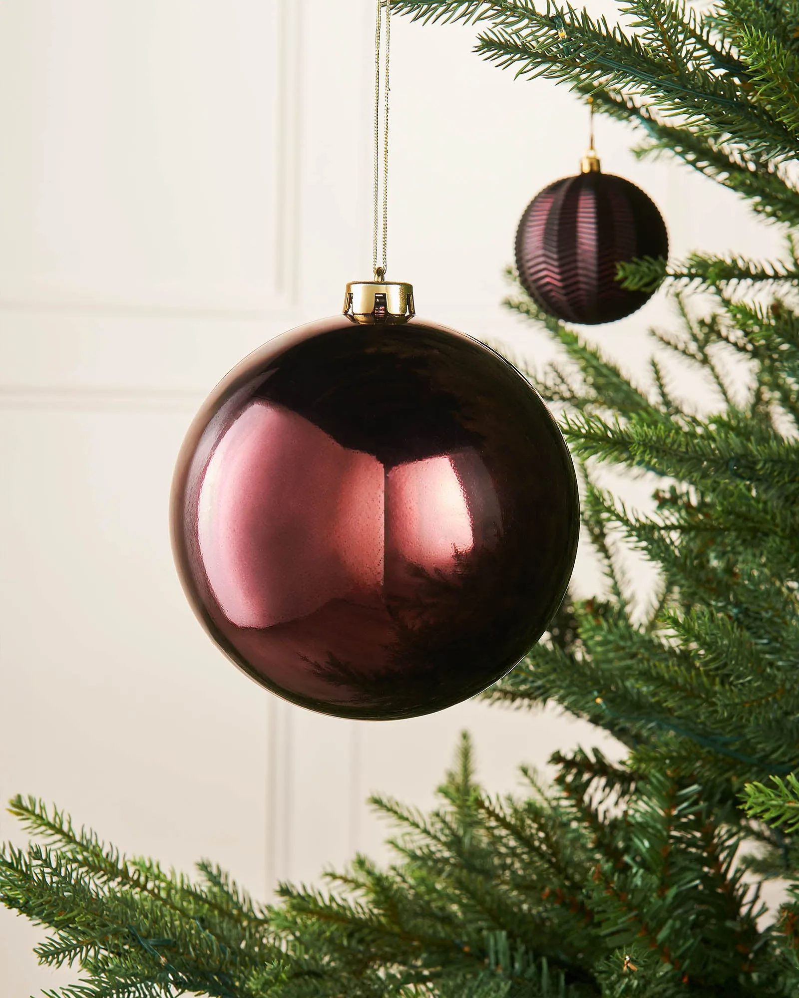 Burgundy Large Gloss Shatterproof Bauble, 15 cm