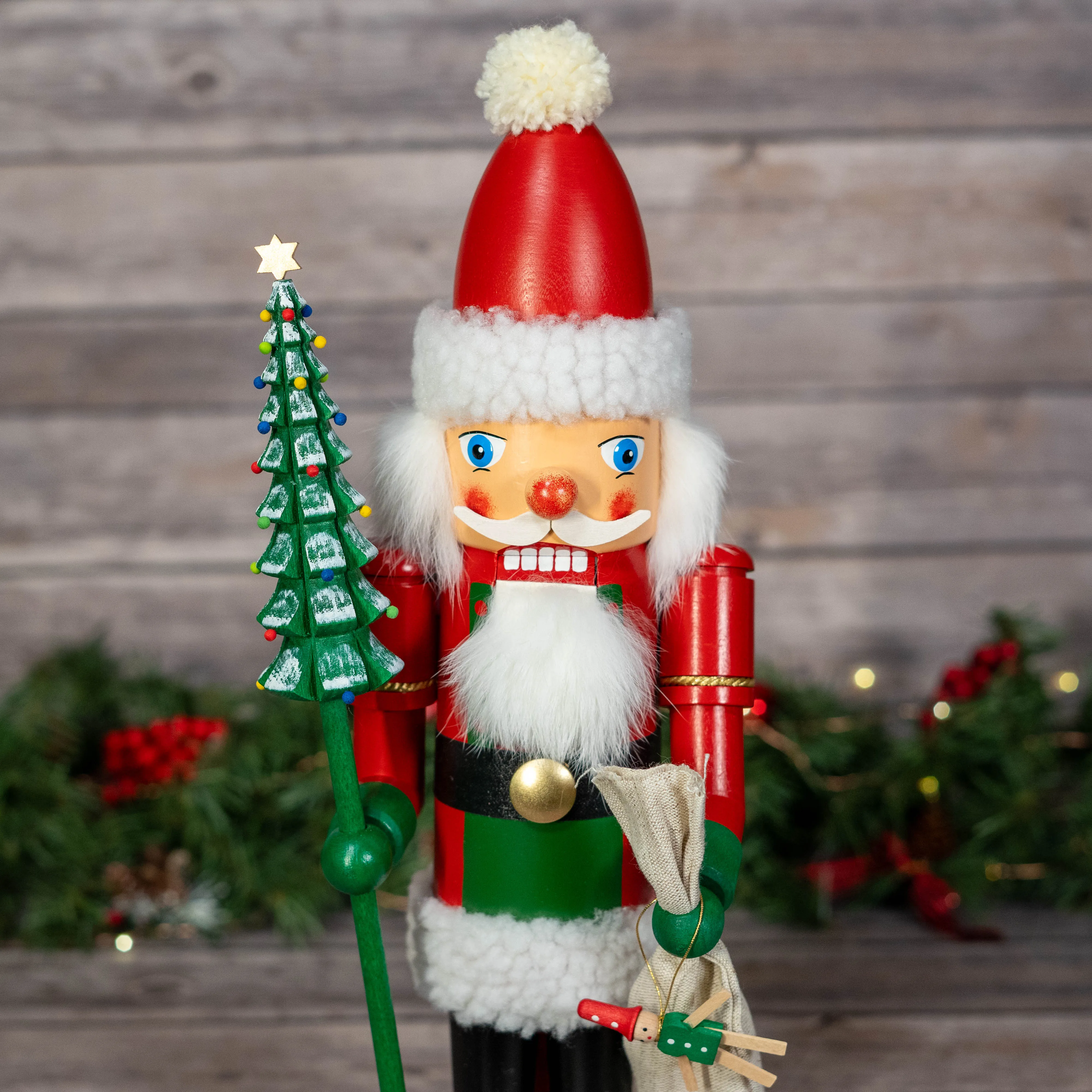 Nutcracker - Santa with Tree