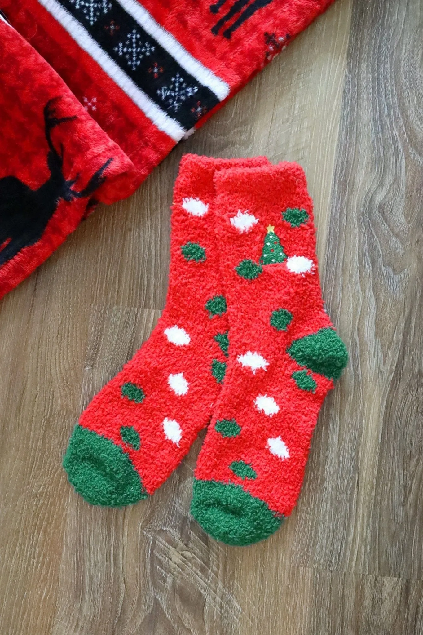 SS1003 12pcs Assorted Fuzzy Christmas Sock Pack