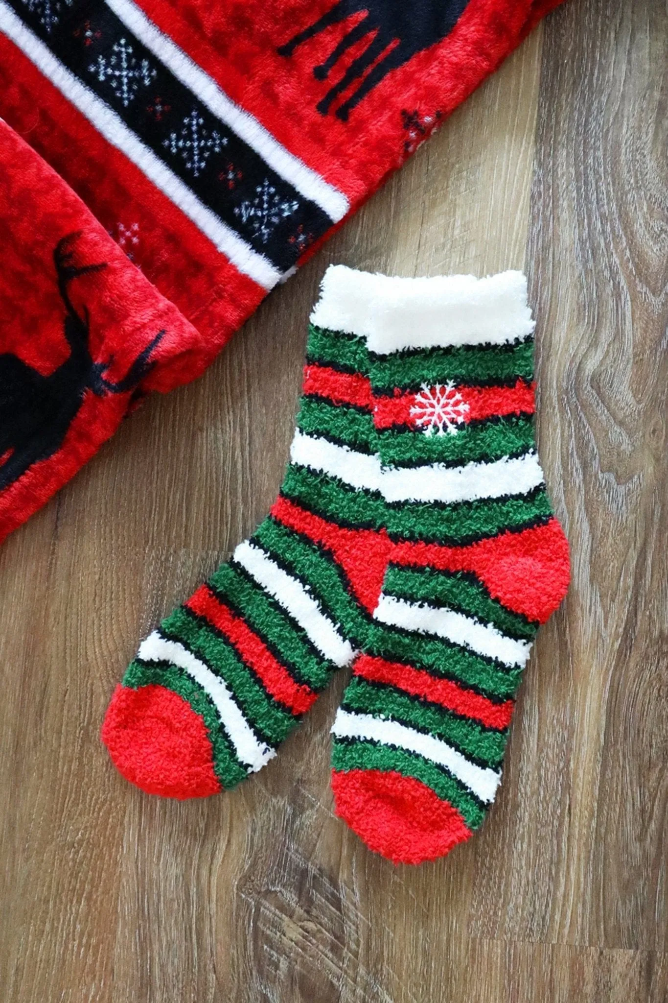 SS1003 12pcs Assorted Fuzzy Christmas Sock Pack
